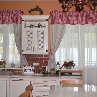 Уютные шторы в кухню Натальи и Александра.